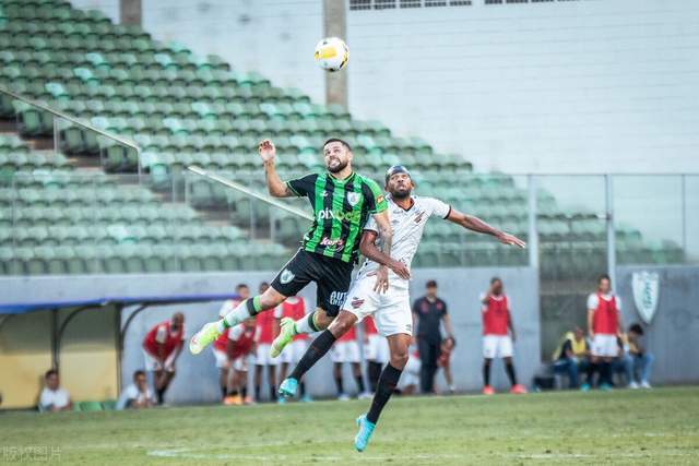 库里21分亚历山大空砍52分 勇士力克雷霆2连胜